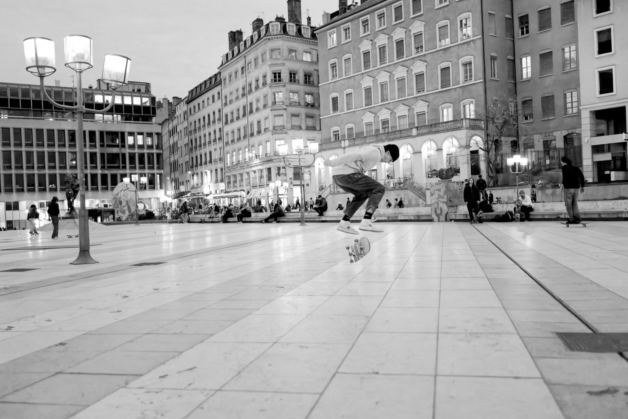 Sur le vif 18 Appareil : X-T5 Focale : 23mm Ouverture : f/1.4 Vitesse : 1/1000sec ISO : ISO-12800
