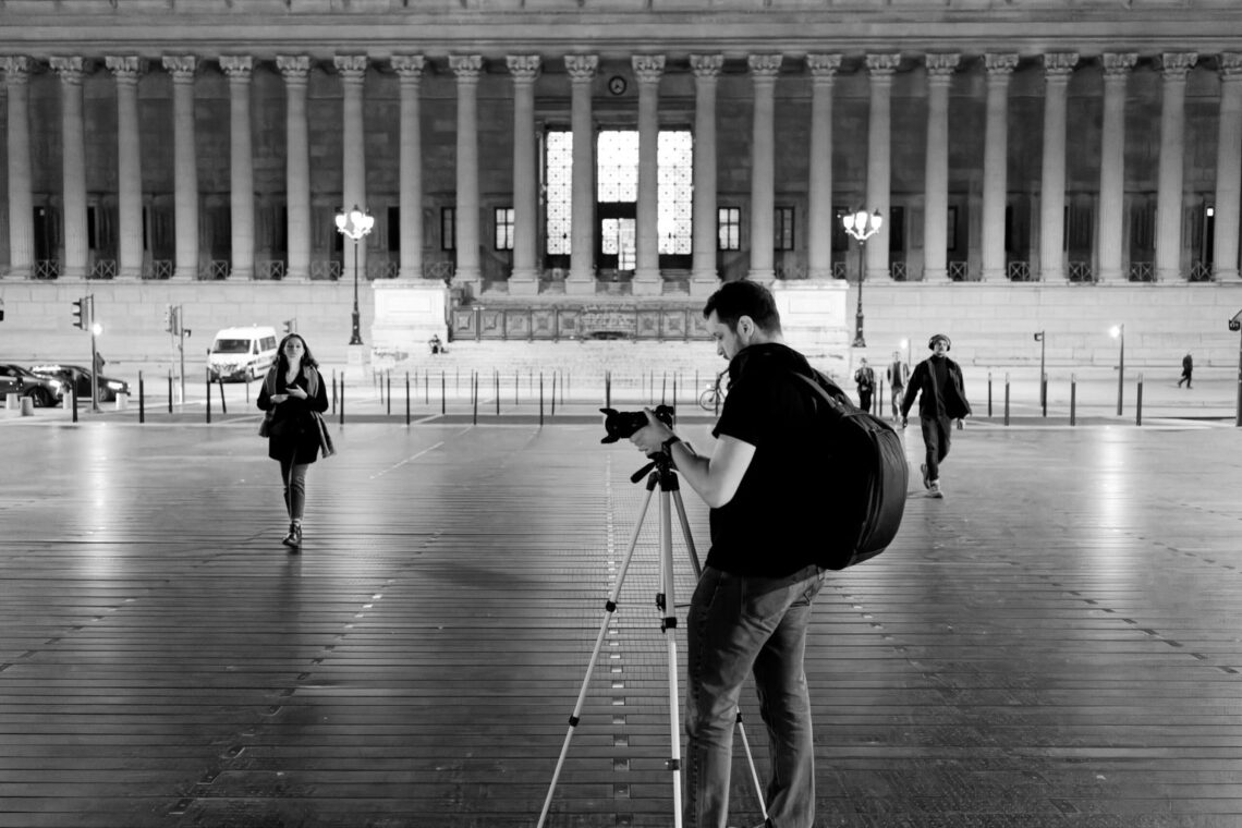 Sortie photo dans Lyon - 21 février 2024 10 Appareil : X-T5 Focale : 23mm Ouverture : f/2 Vitesse : 1/125sec ISO : ISO-12800