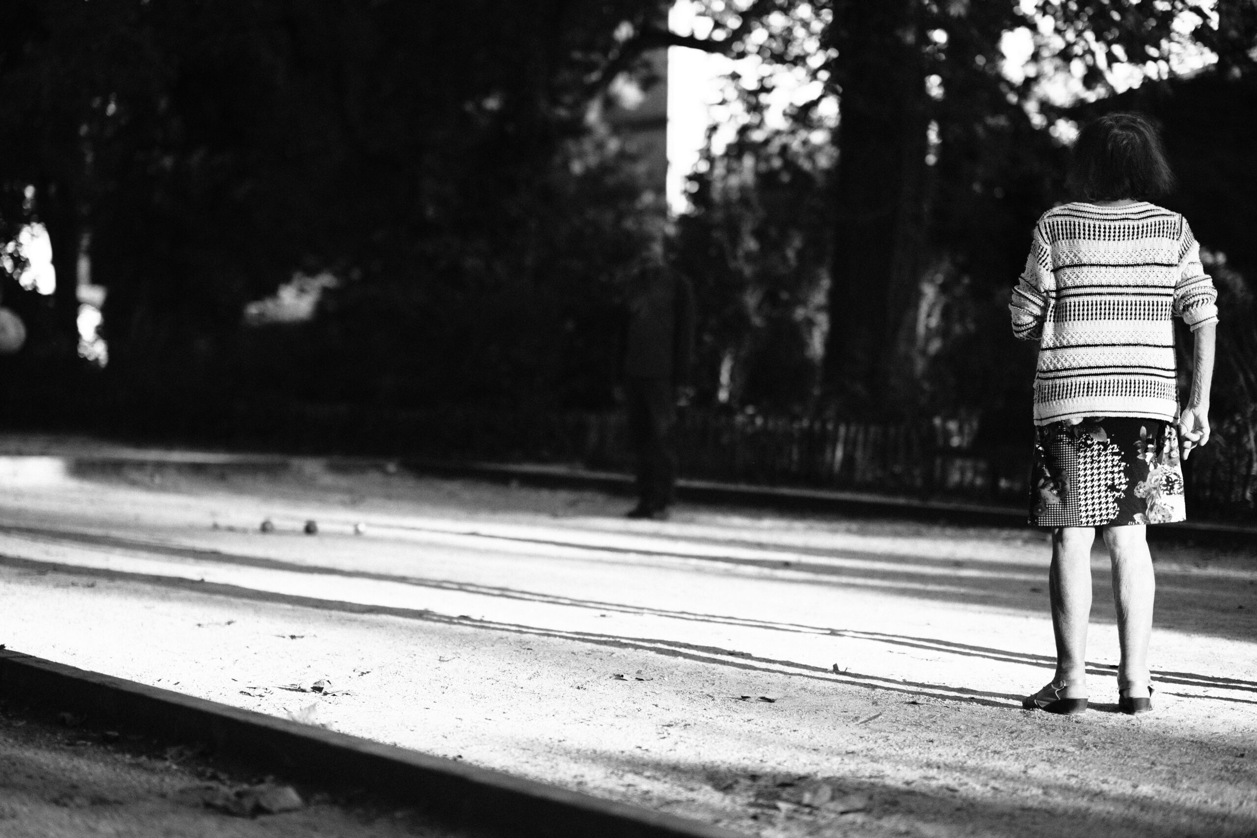 Sur le vif 21 Ombres démesurées Appareil : X-T5 Focale : 56mm Ouverture : f/1.4 Vitesse : 1/750sec ISO : ISO-125