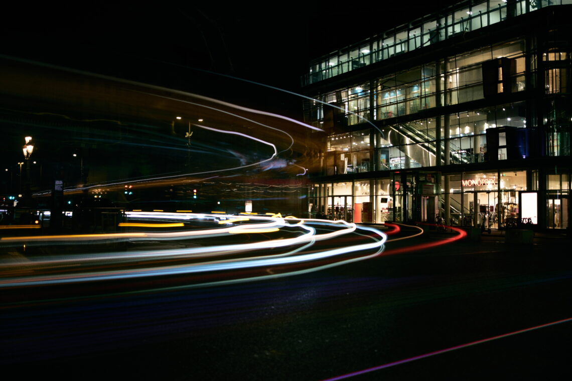 Lyon en pose longue : une nuit sous les lumières de la ville 1 Appareil : X-T5 Focale : 23mm Ouverture : f/1.4 Vitesse : 30sec ISO : ISO-160